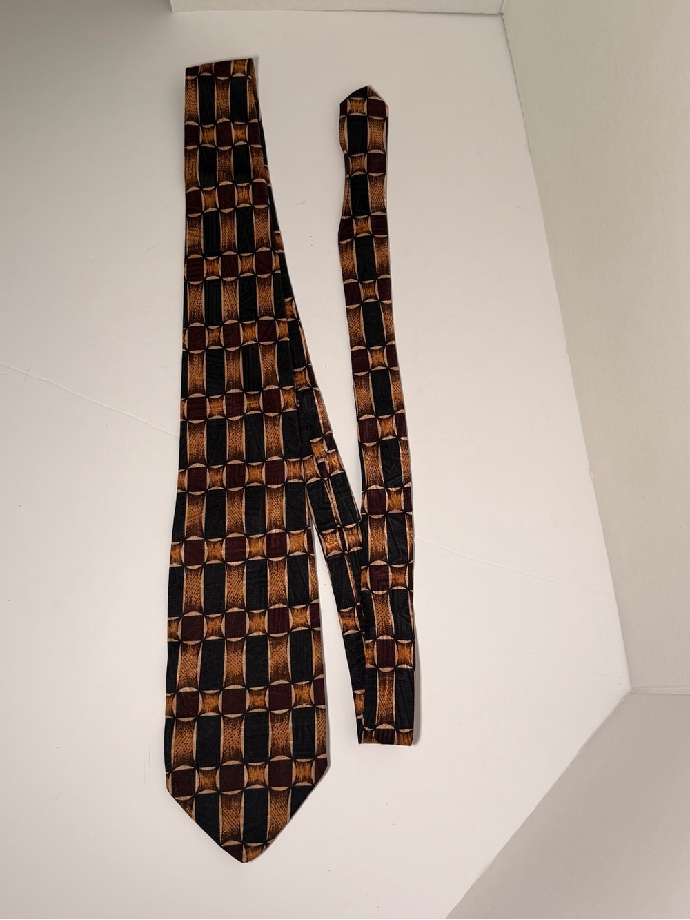 Vintage Robert Talbott Studio Parisian 100% Silk HandMade In USA Black/Gold